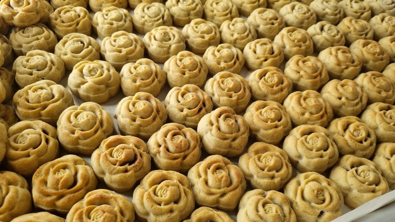 انجح والذ معمول العيد هش يذوب في الفم مع كل اسرار النقشة والطراوة لا يفوتكم