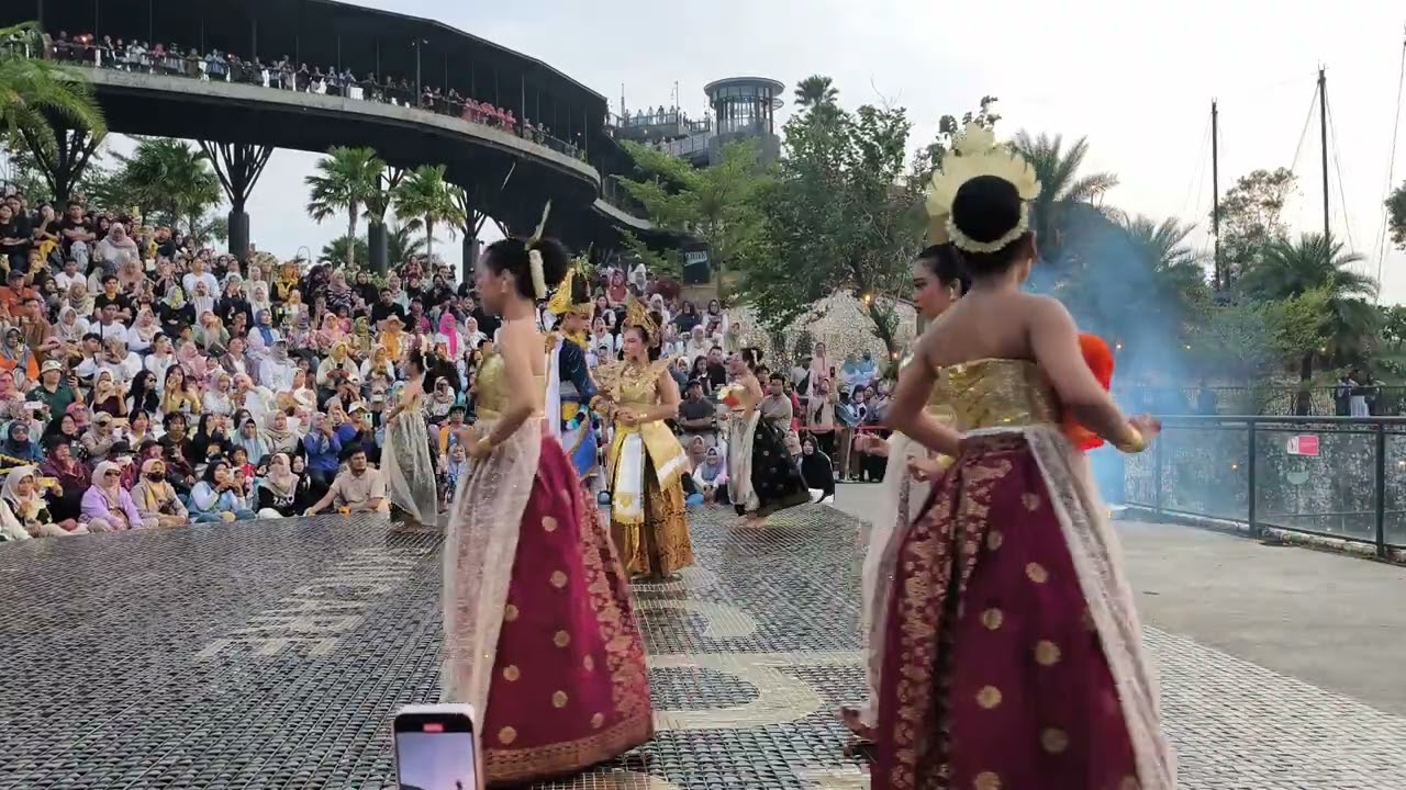 Nonton sendratari di obelix 