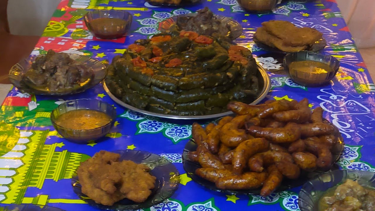 يا ربي على جمال الأكل عزومه نقاوه 😋😋