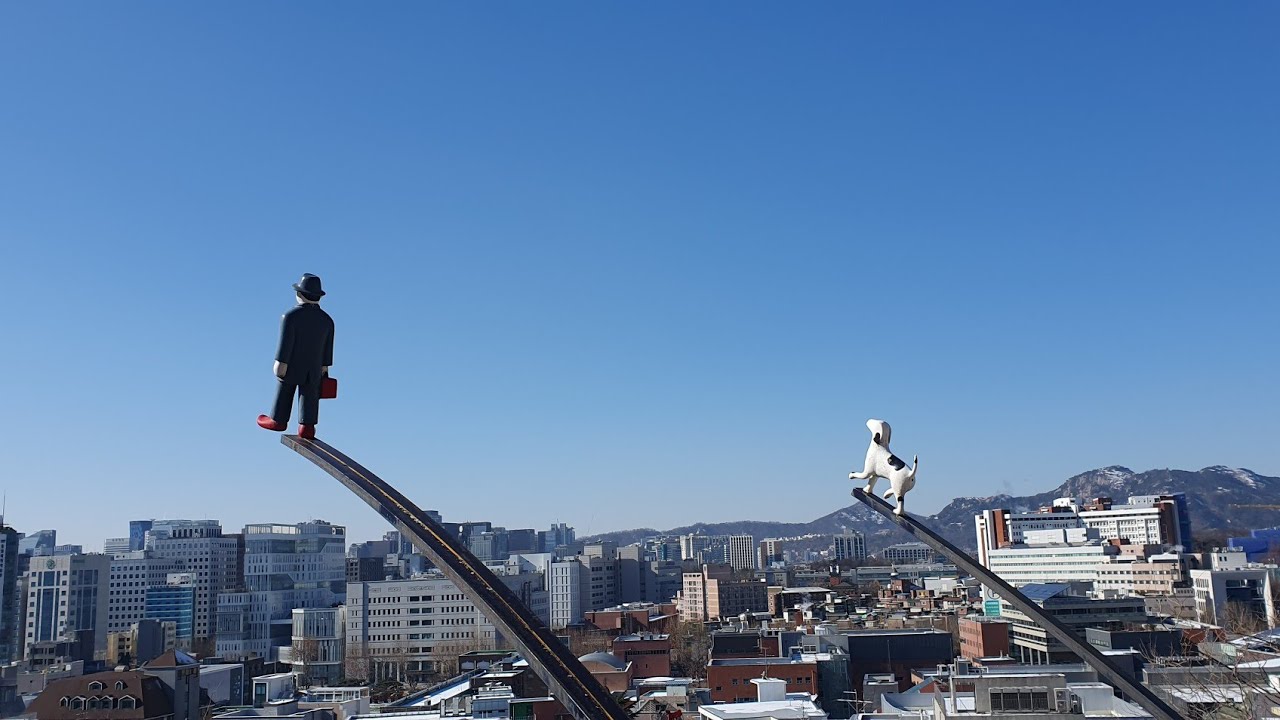 [4K] Walking inside Ihwa Mural Village, Seoul Korea. 이화벽화마을 구경하기
