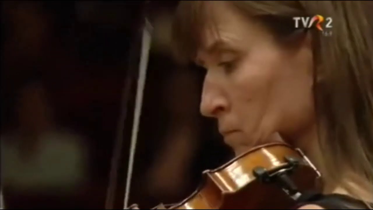 Viktoria Mullova - Bach: Violin Concerto in D major - Ottavio Dantone/Accademia Bizantina