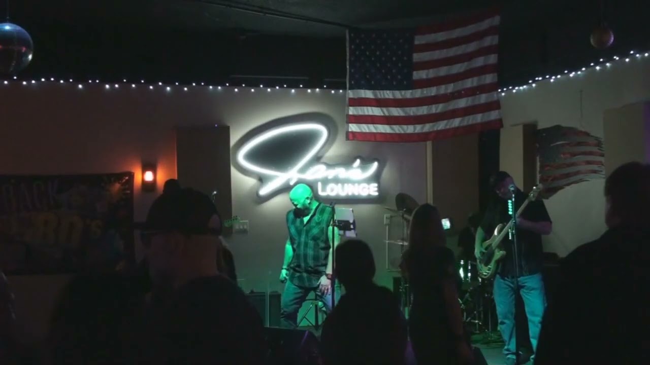 Velvet Overdrive  - Ain't Talkin' 'bout Love (Cover)