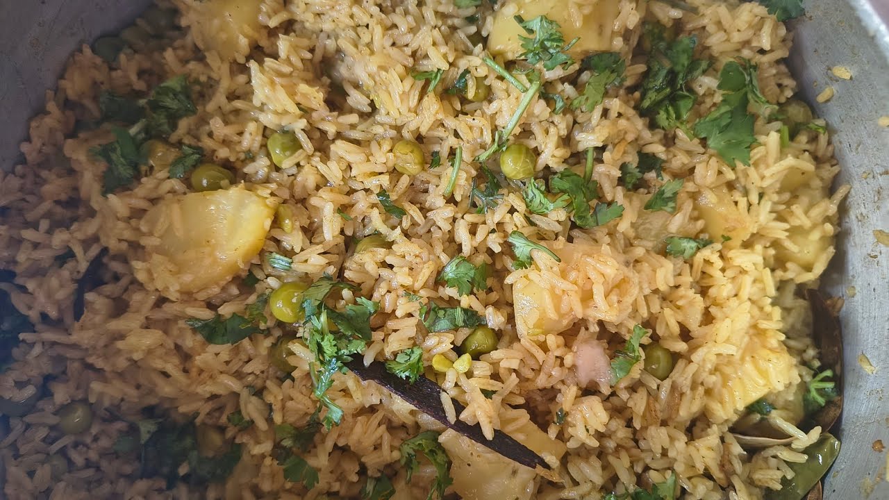 Most delicious Aalu matar pulav recipe||आलू मटर पुलाव बनाये एकदम नई स्वादिष्ट स्टाइल में!