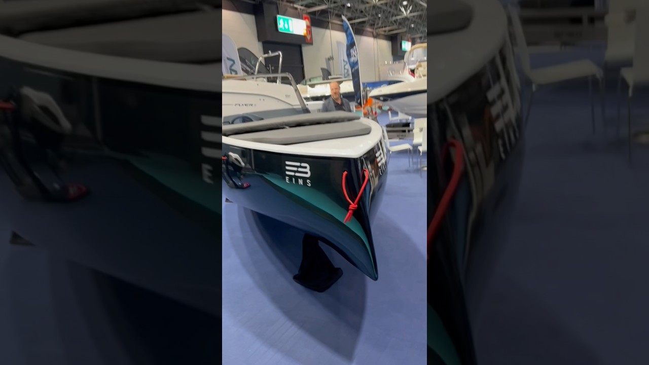 An ultra-light #electric boat from @kaebon presented by @purevoltyachts at @bootduesseldorf #boats