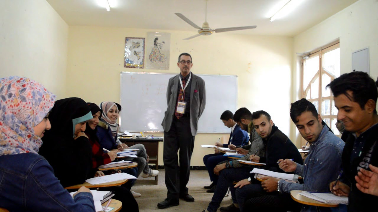 الاستاذ كنتن ومحاضرته عن طرائق تدريس اللغة الانكليزية