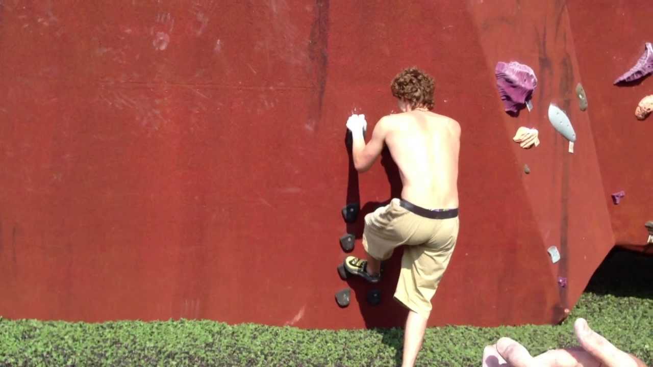 Castle Climbing - Dyno Comp 2013 - winner Thom Arnold