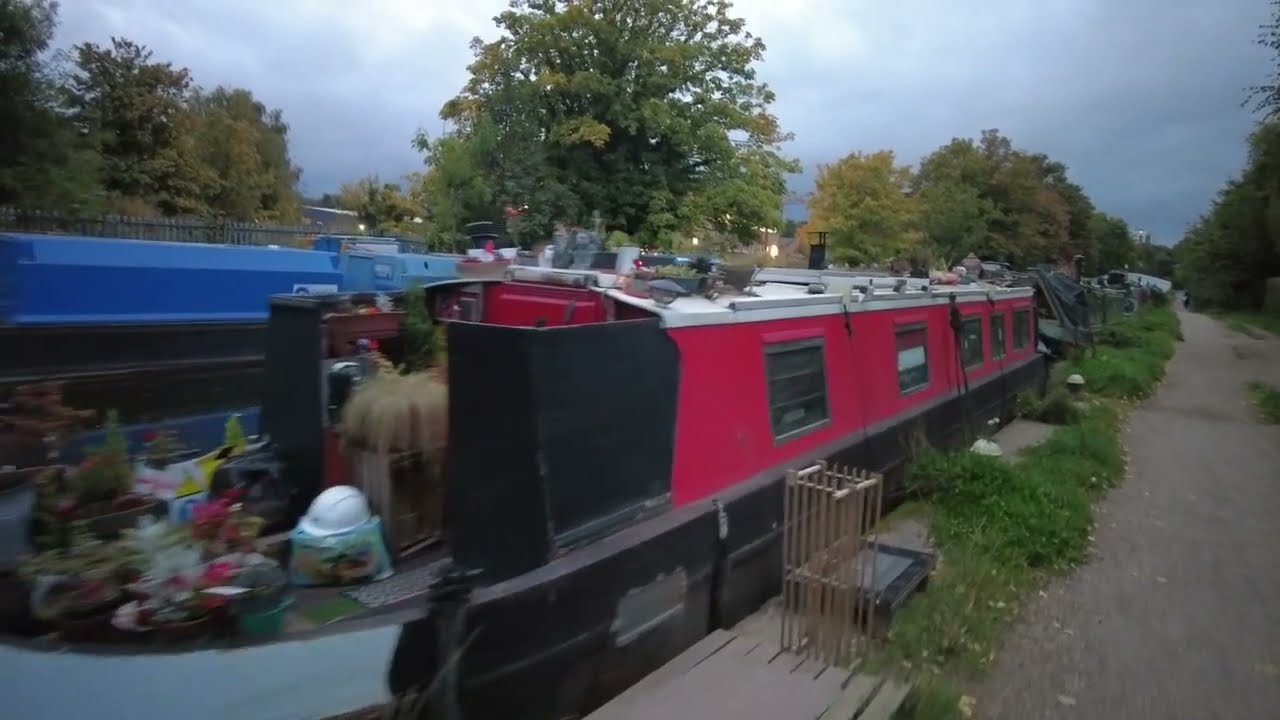 Hemel Hempstead Canal Walk, Near London UK.