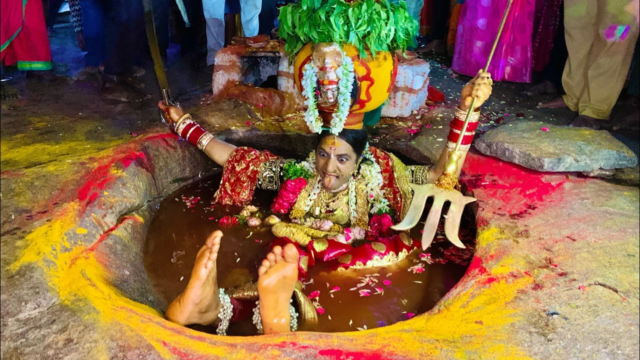 Bonam Rakesh Anna Bonam Dance At Edupayala Jatara 2024 | Medak | Bonalu 2024 Telangana