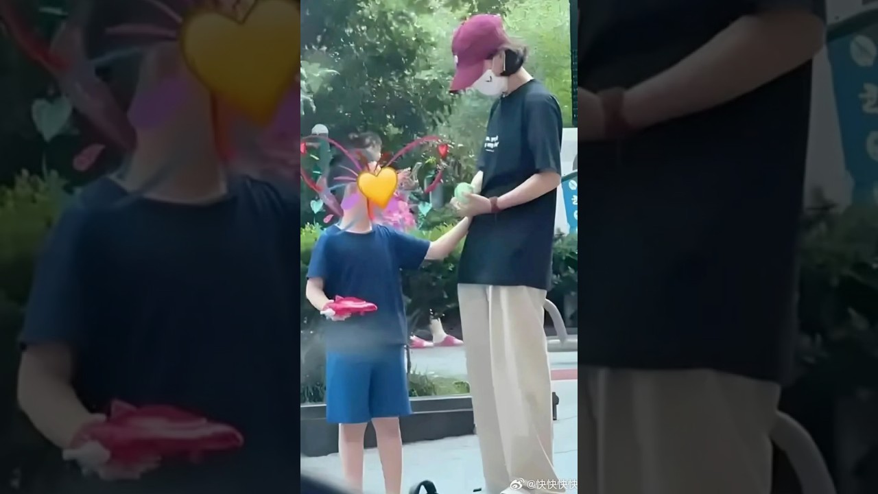 Feng Shaofeng takes his child to the doctor, Zhao Liying picks up #shorts