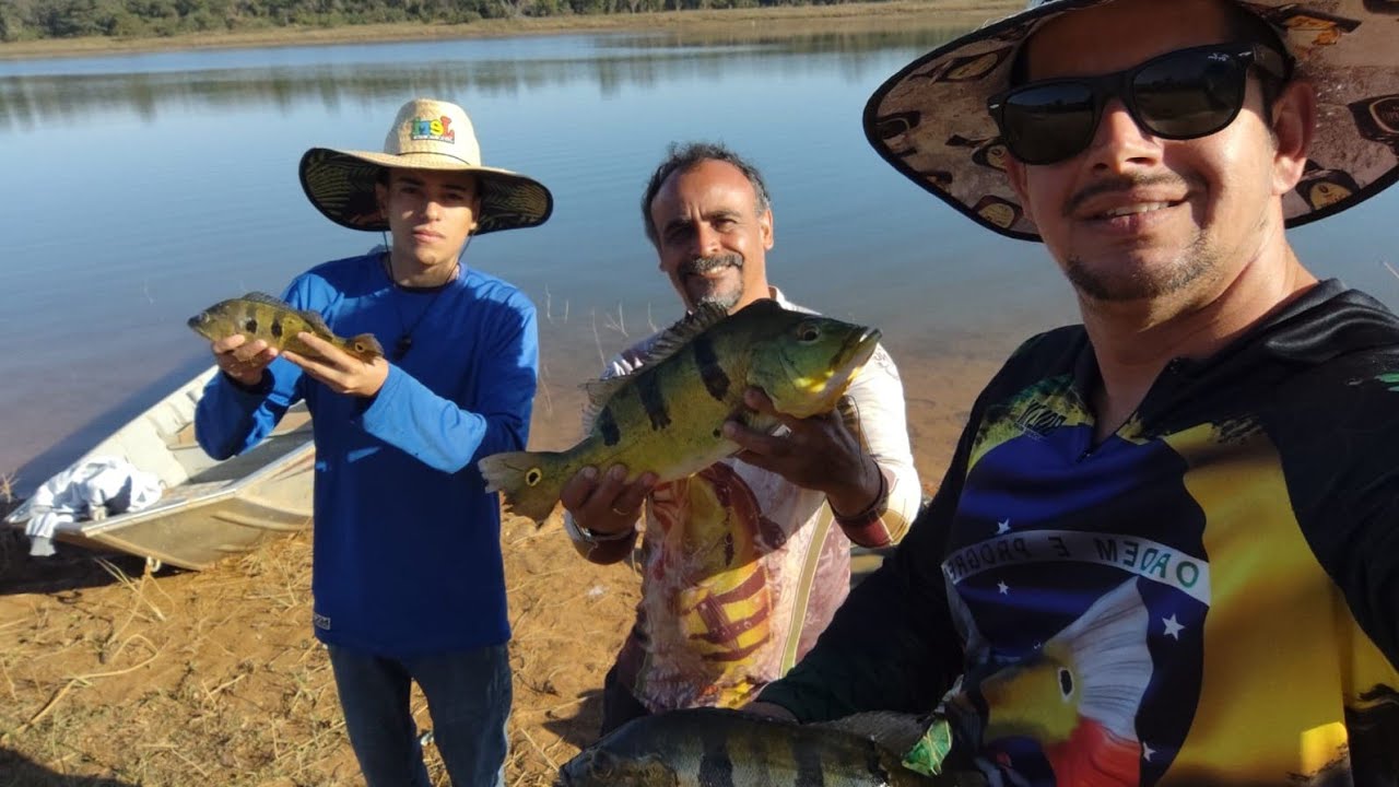 Pescaria alegre e divertida na represa de 3 Marias. Saiu até tucunare bruto #Pescaria #tucunares .