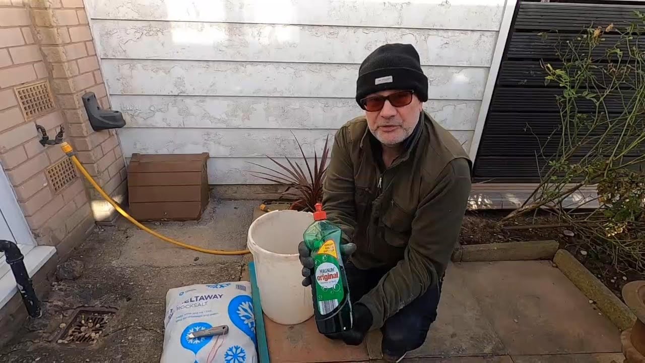 DIY Weedkiller: Cheap, Effective & Environment Friendly