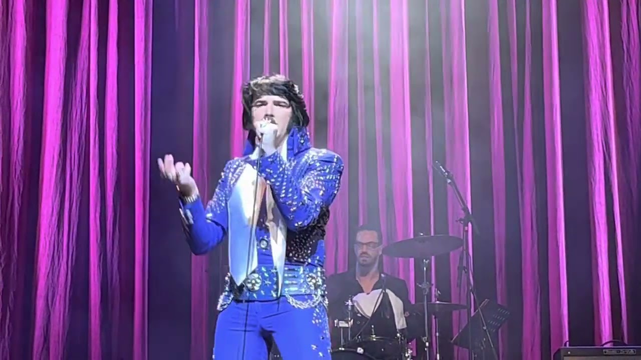 Jimmy Holmes as Elvis- Bridge Over Troubled Water live in Amersfoort, NL September 2022