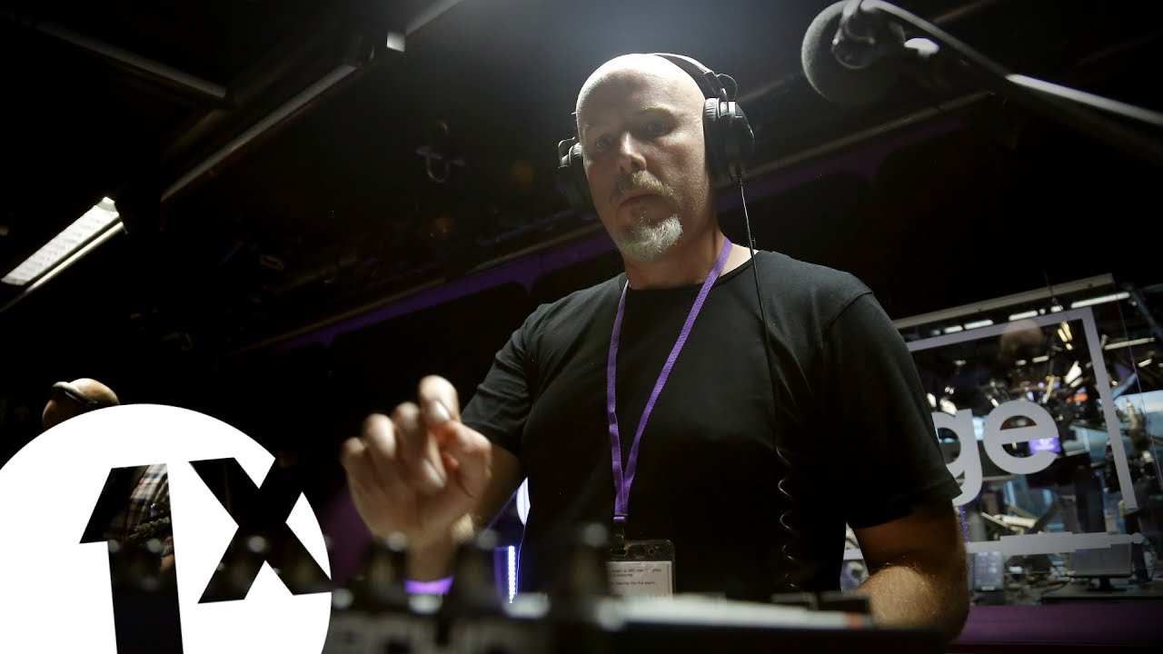Original Dodger - Movin' Too Fast ft Kelli Leigh in the Live Lounge