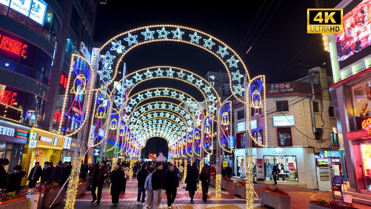 Hongdae Christmas Eve Walk | Lively Seoul Night Walk 4K