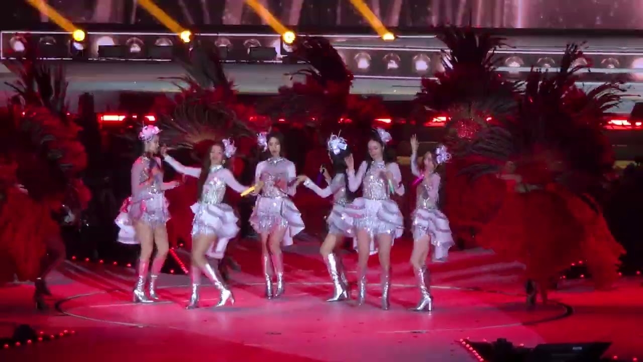 รักคุณยิ่งกว่าใคร ก๊อท จักรพันธ์ - Milk Love Namtan Film Emi Bonnie - Blush Blossom FanFest