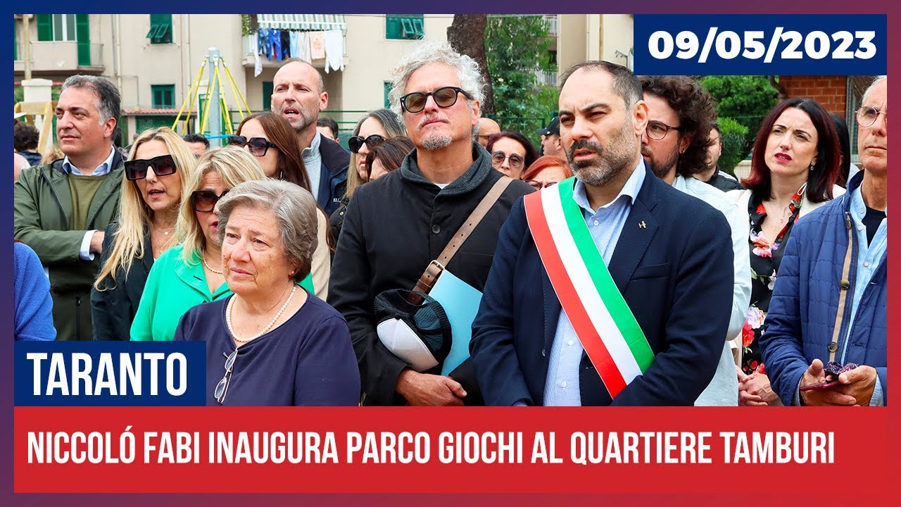 Taranto: Niccolò Fabi inaugura parco giochi al quartiere Tamburi (09/05/2023)