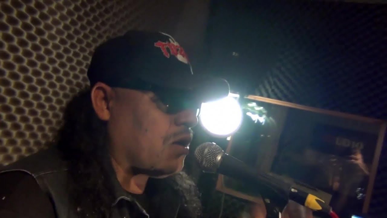 Tuzos - Un Angel Llora