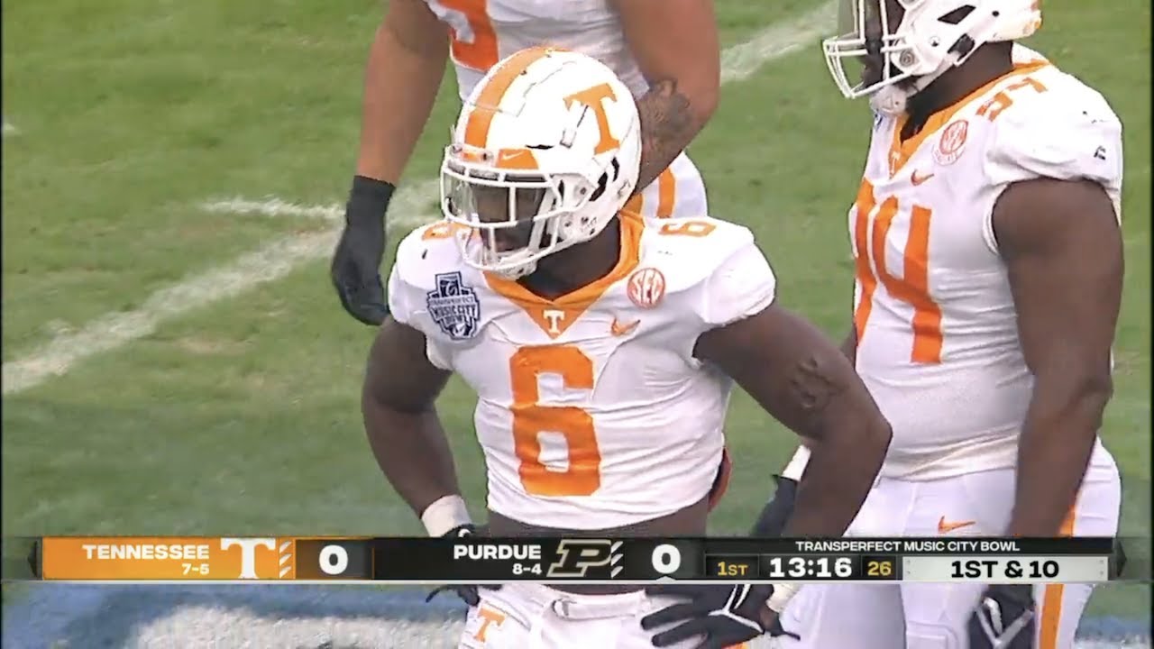 Byron Young (Tennessee DL/LB #6) Vs. Purdue 2021