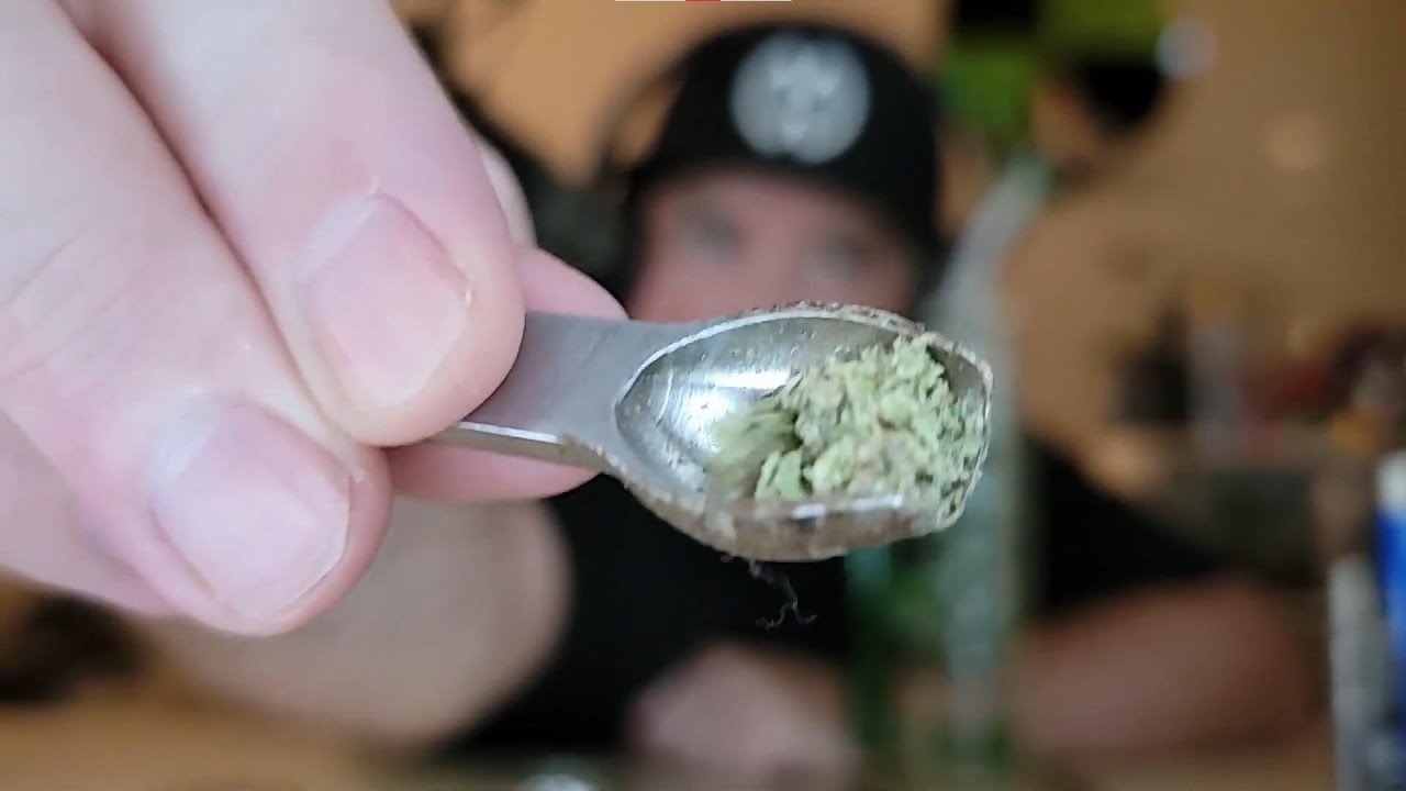 Vapvana Ace microdosing cannabis with the Pinch Hitter bowl (ball vape on a bong)