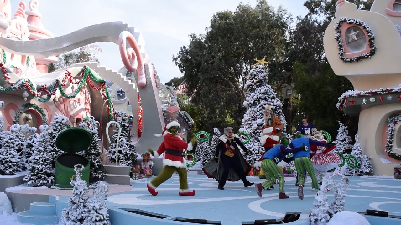 Гринч вторгается в Ктовилль во время тура по студии, Гринчмас 2015, Universal Studios Hollywood