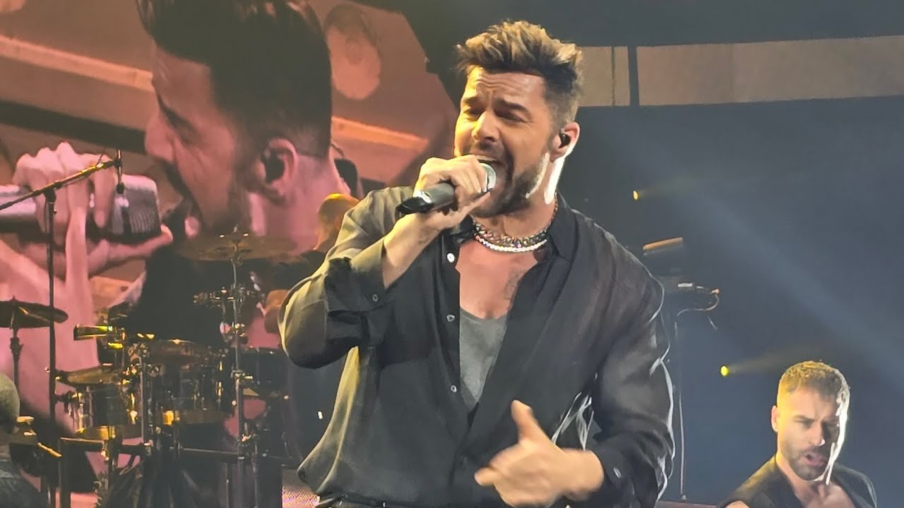 Ricky Martin Livin La Vida Loca - Excel Energy Center, St Paul, MN - Feb 2024