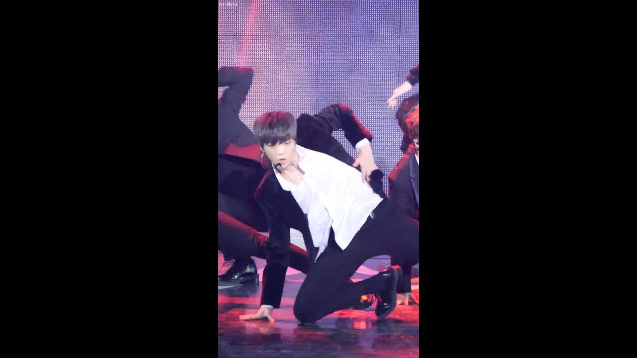 171115 워너원(Wanna One) 활활 (Burn It Up) [강다니엘] KANG DANIEL 직캠 Fancam (Asia Artist Awards) by Mera