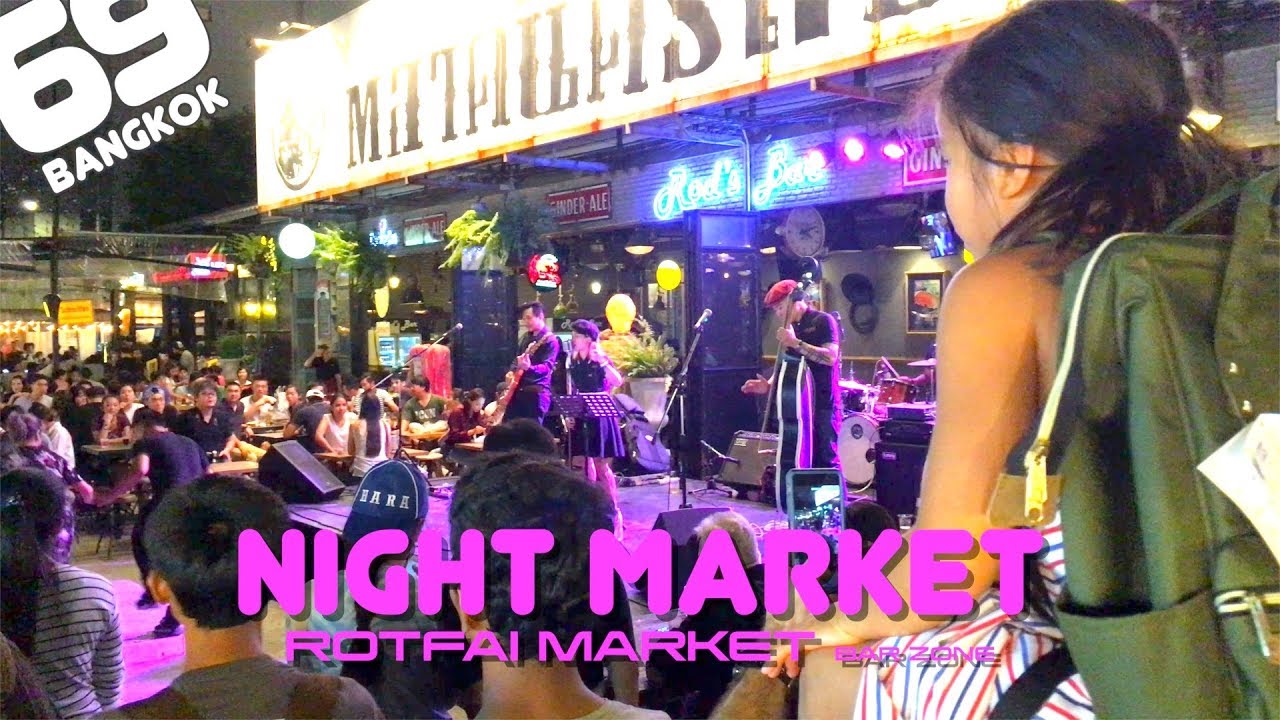 New Rot Fai Market Ratchada