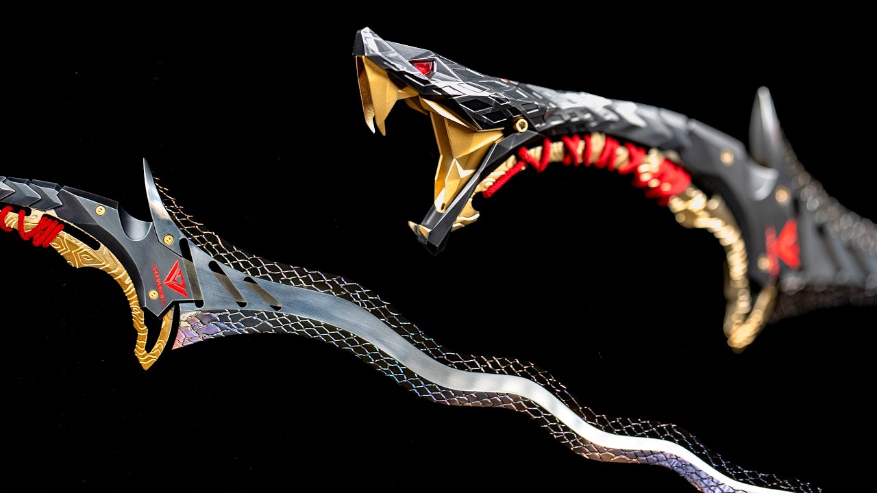 Forging the bearing steel into a 68cm length chroma Serpentine Keris that can bite!| HammerForge