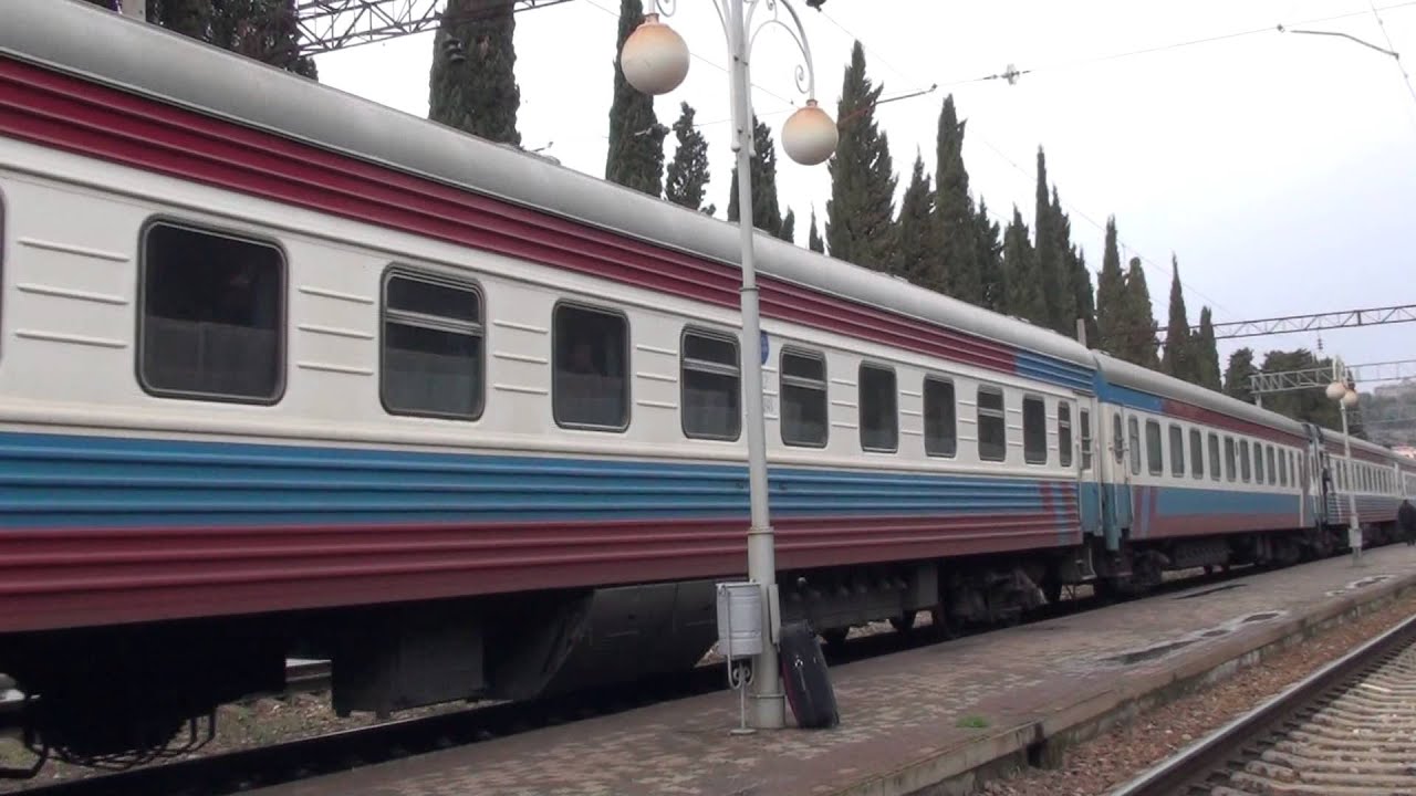 Электровоз ВЛ10-127 отправляется с фирменным поездом "Столичный экспресс" Ст..Лоо RZD