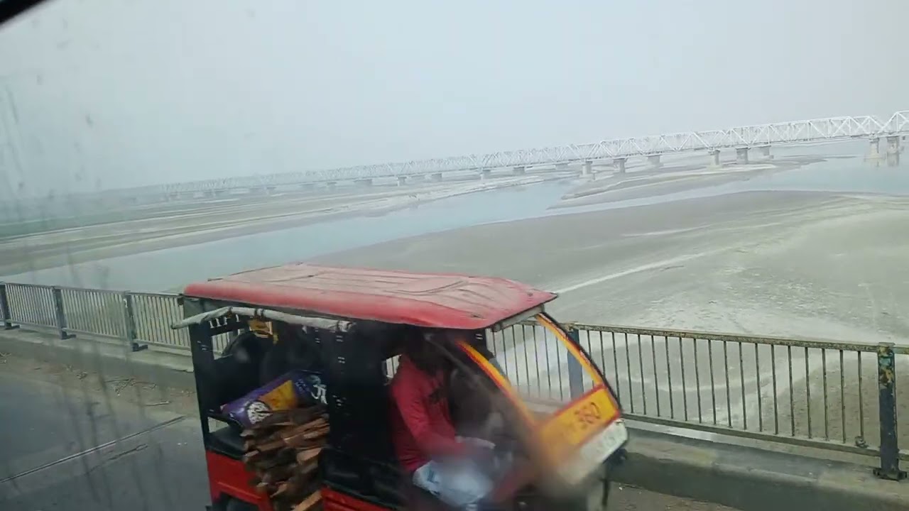 How look Indian big river in winter 