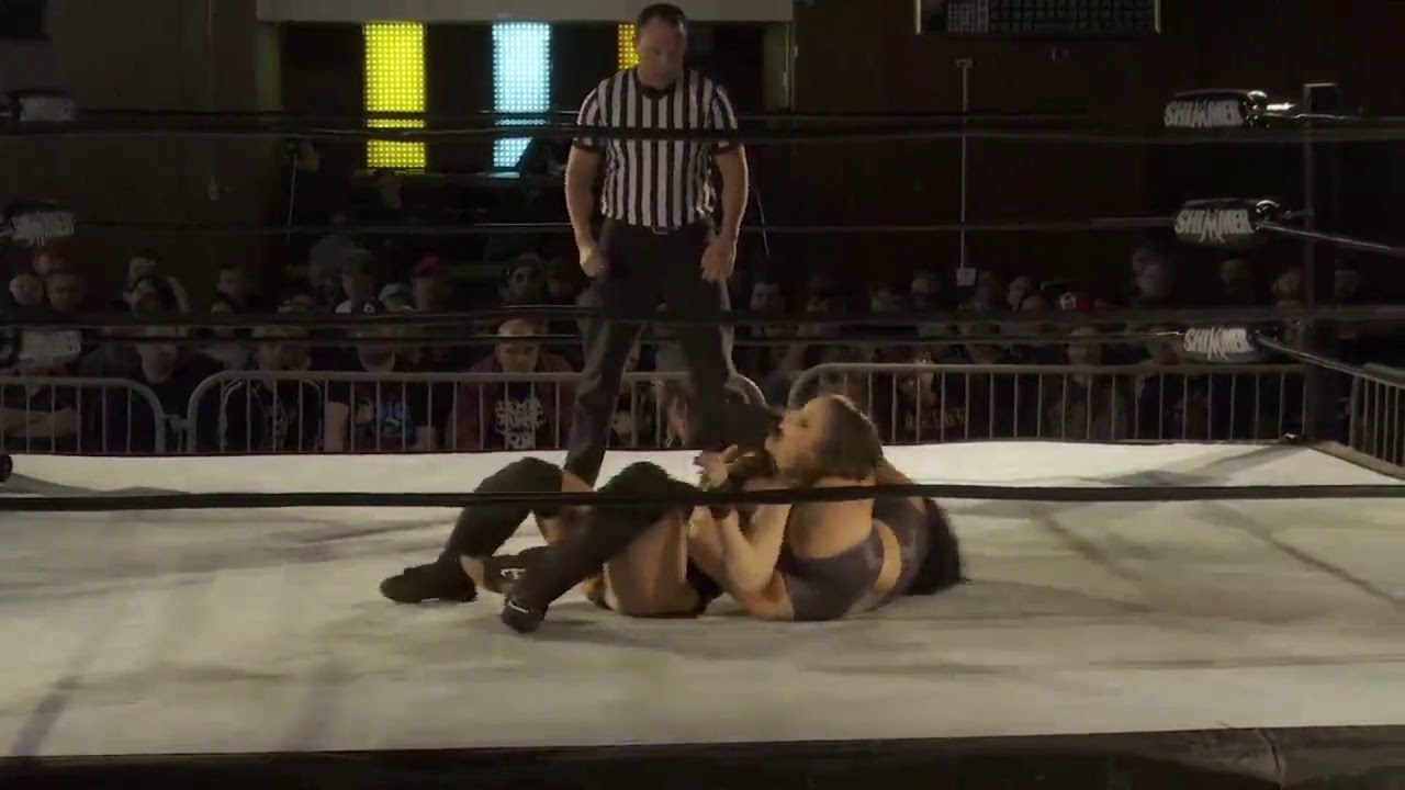 Nicole Savoy Grounded Octopus Stretch