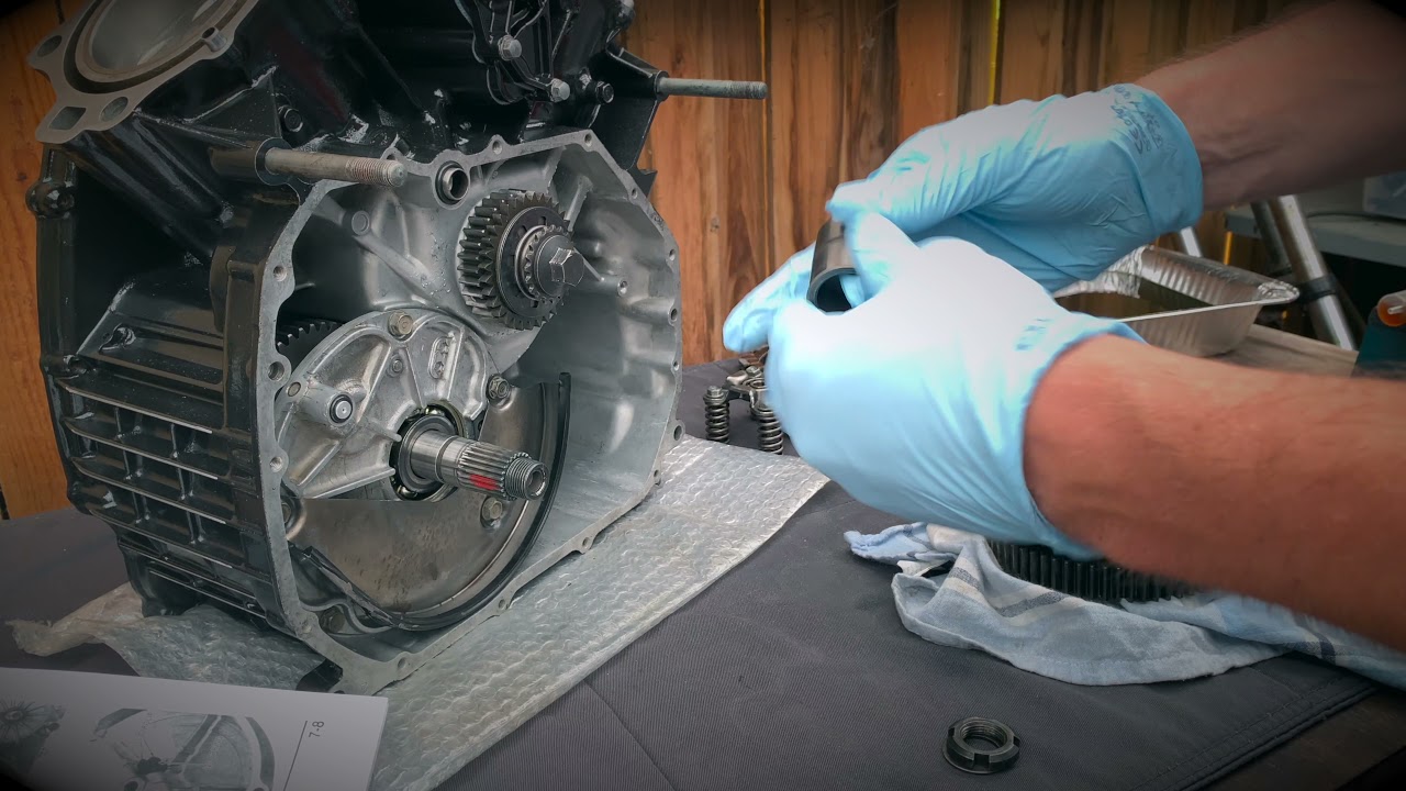 🎬 Honda CX500 cafe racer build. Clutch Installation. Ep 32. 🏁