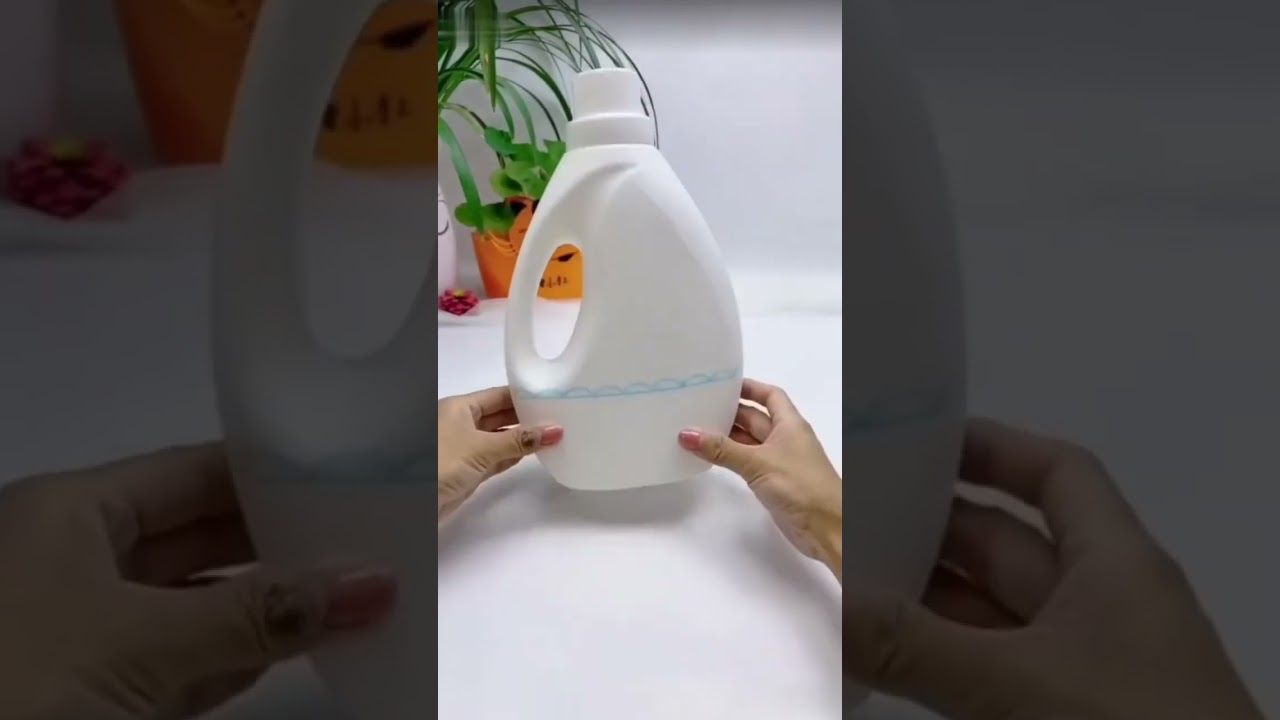 DIY: C&oacute;mo hacer un macetero para plantas reciclando una botella pl&aacute;stica