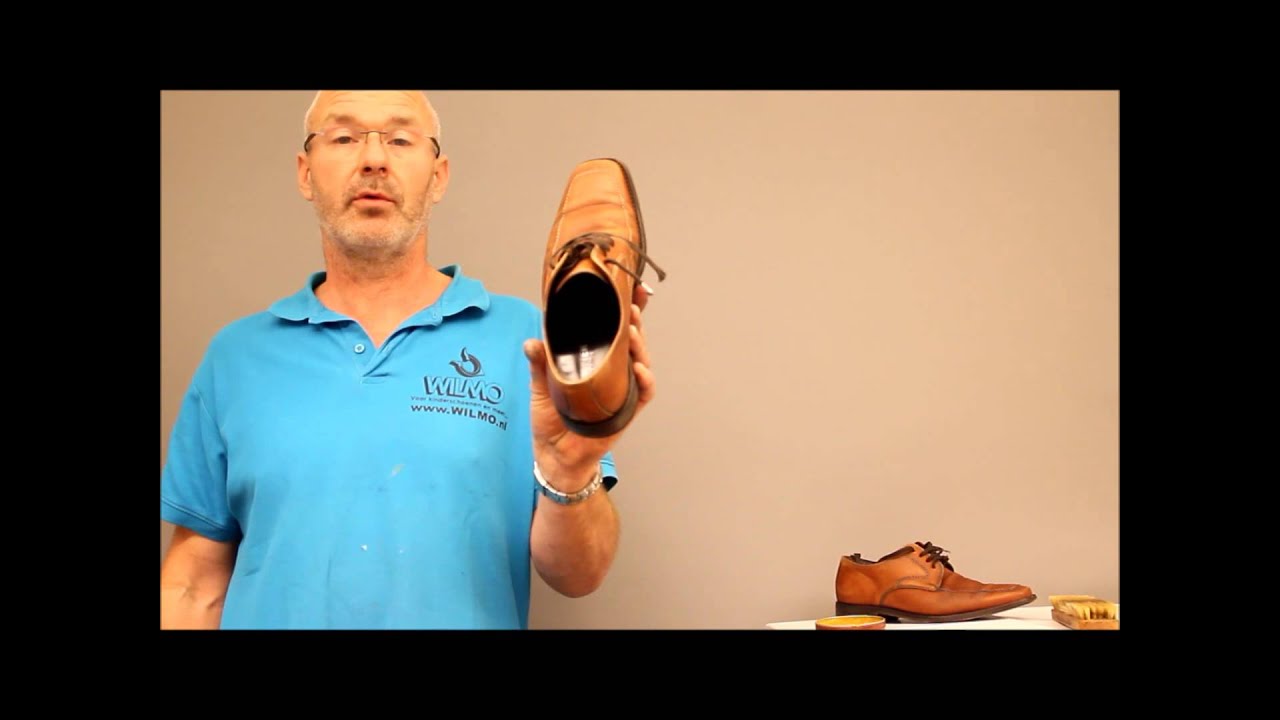 Cognac schoenen poetsen