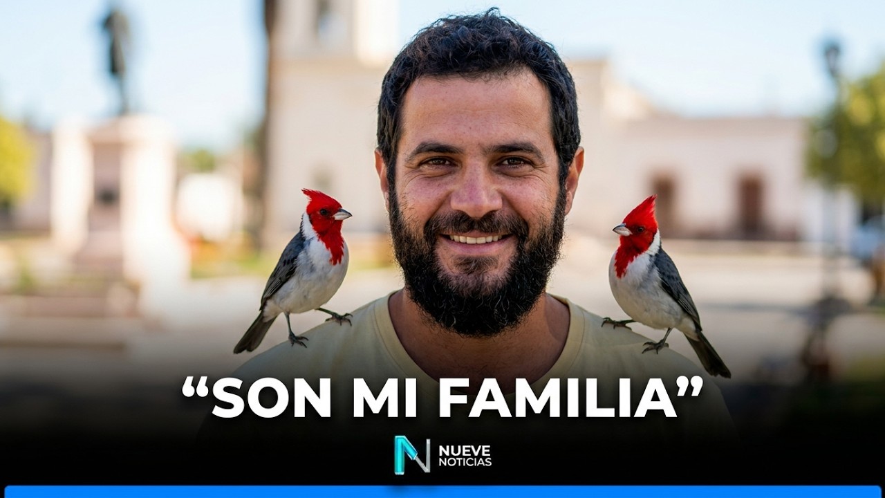 Recorre el pueblo en bicicleta con dos cardenales a cuesta