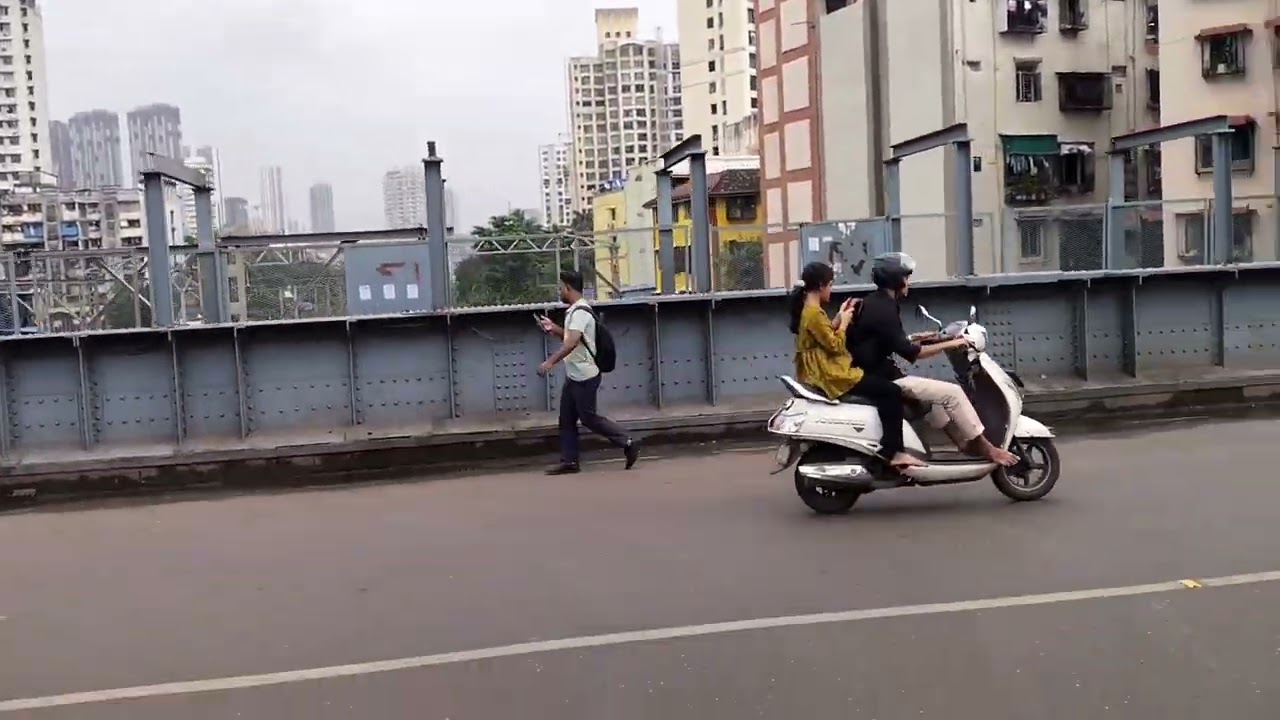  मुंबई शहर आप लोगों को दिखाते हैं