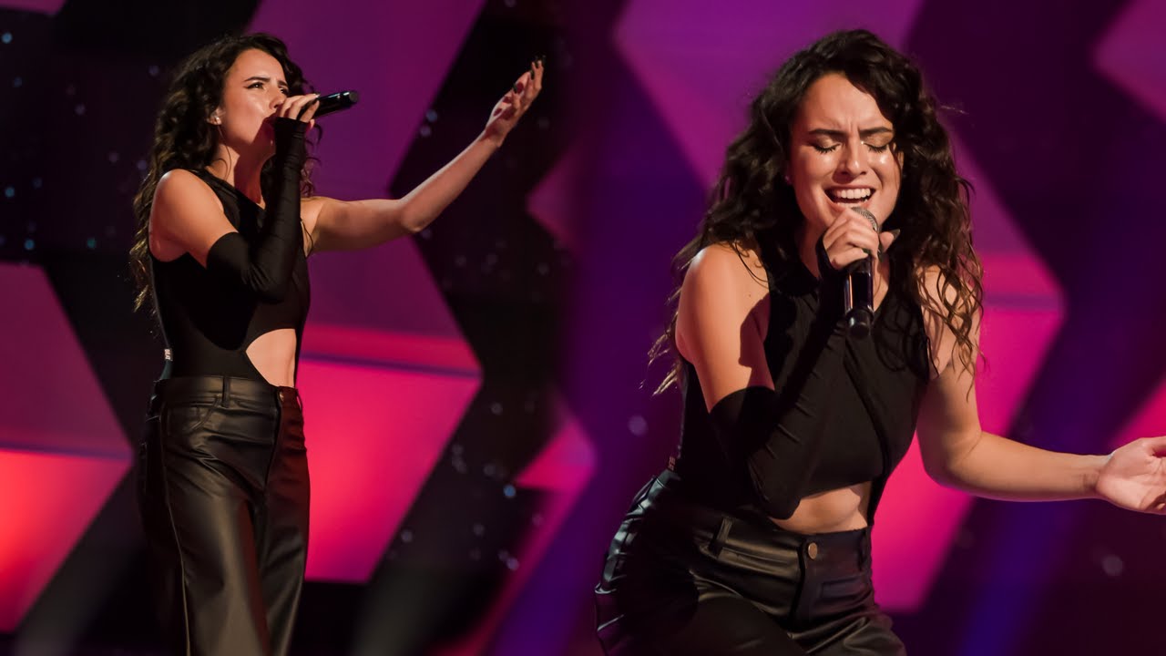 Martina Brito arrancó tímidamente a cantar 