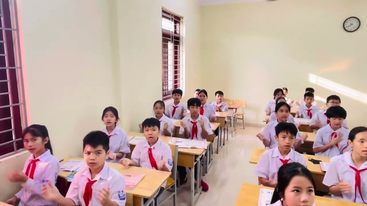 Thầy cô là tất cả vận động theo body cơ thể. 6A1