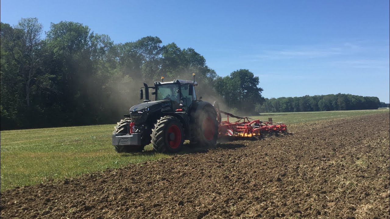 FENDT 1050 Black dans la poussière / Vaderstad TopDown 500 / ETA La Louvière