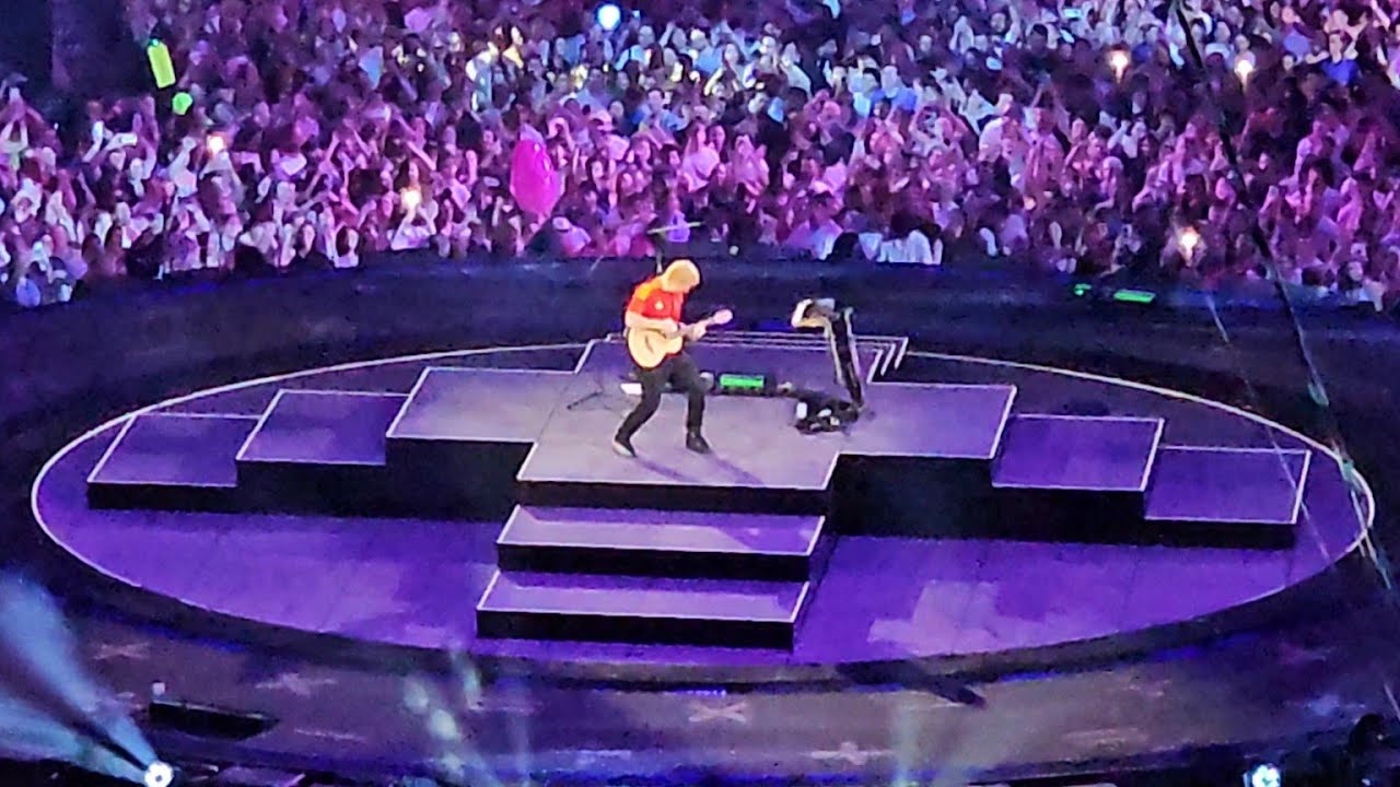 ED SHEERAN - Shape of You (Live in Madrid) 4K