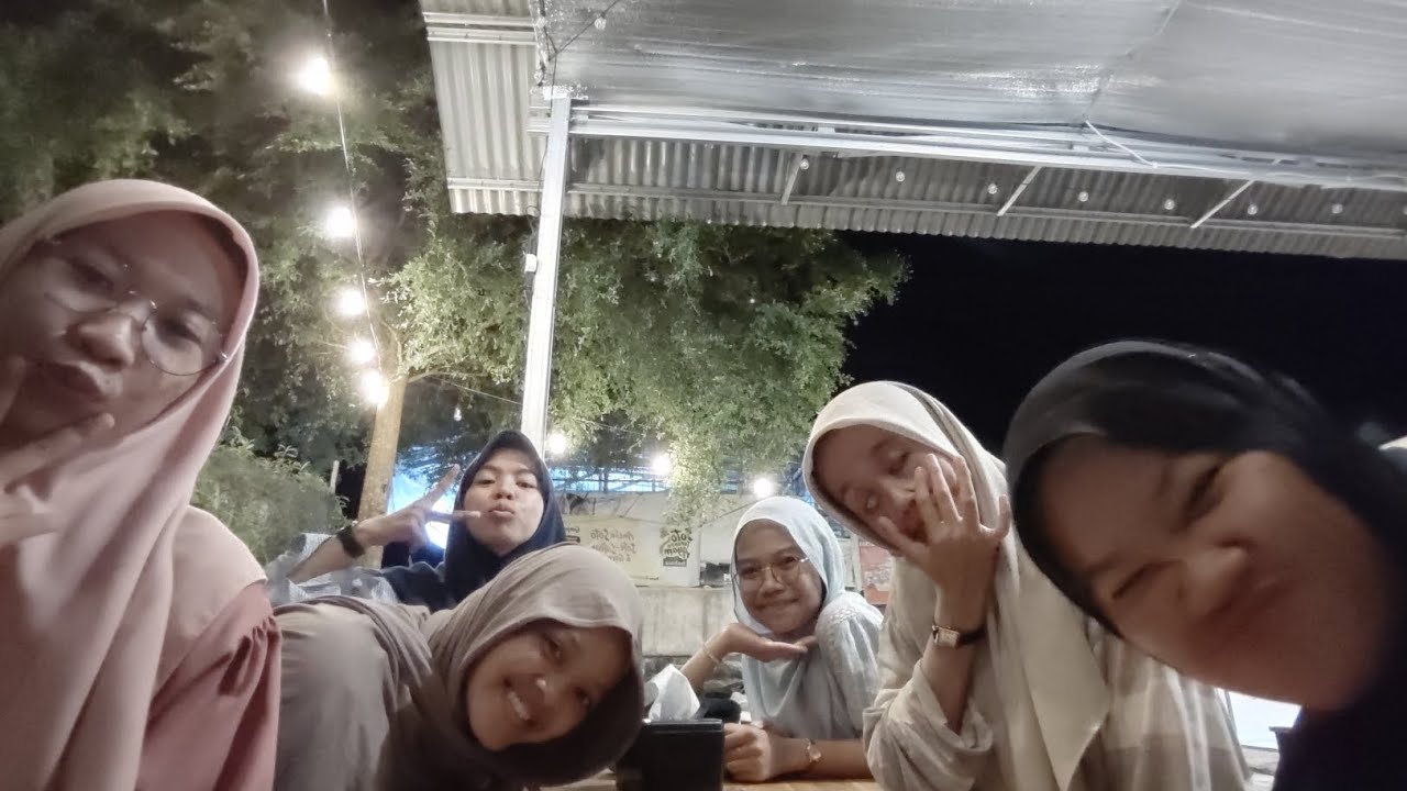 MAKAN SOTO LAGI SETELAH NGAMPUS