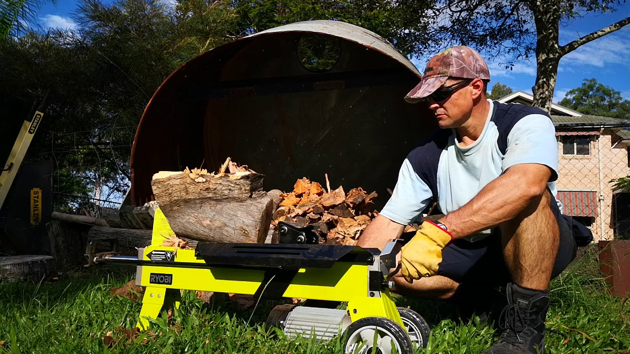 Ryobi RLS2200T5 Electric Log Splitter on Aussie Hardwood (Gum)