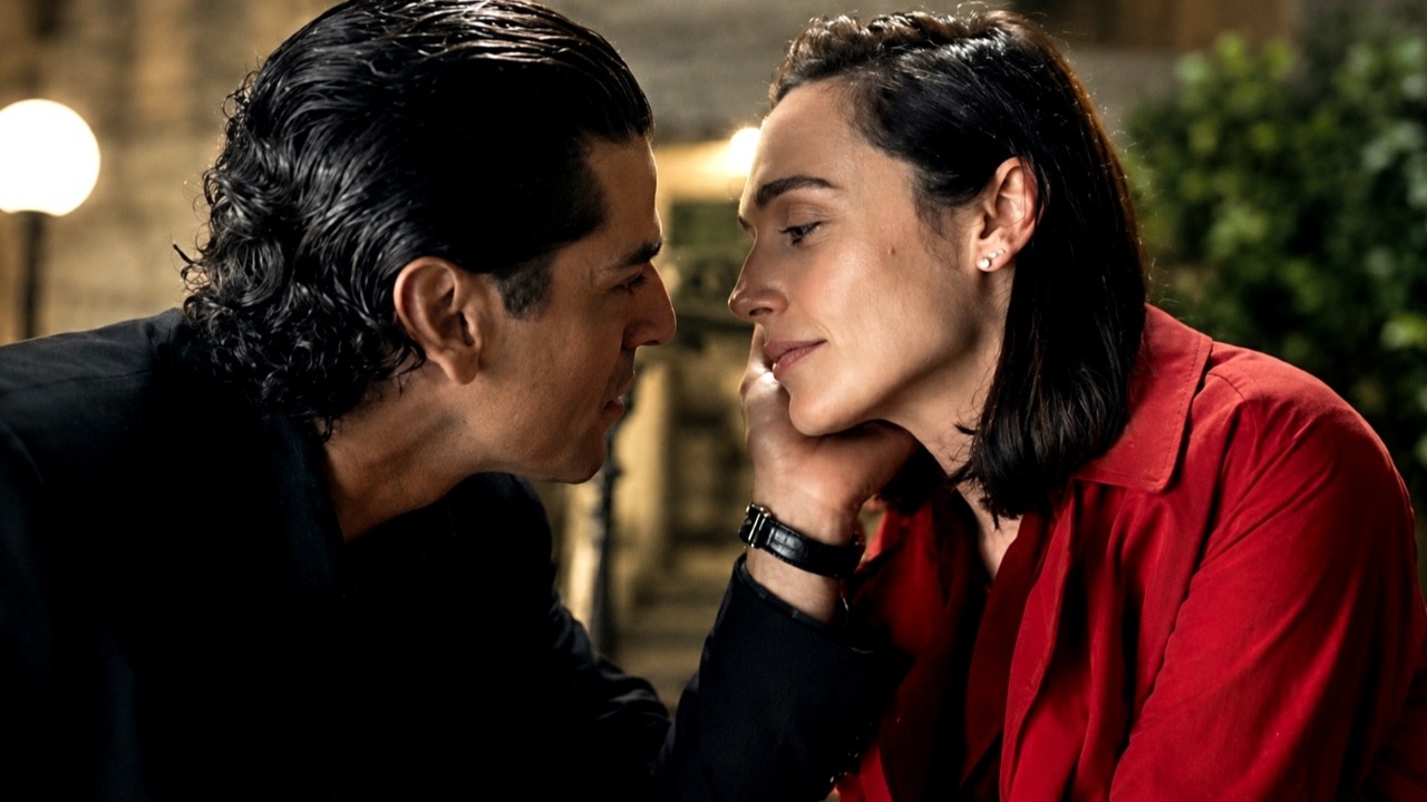 In The Hand Of Dante Hot Scenes Timing | Gal Gadot Hot | Oscar Isaac | Netflix Movie Timing |