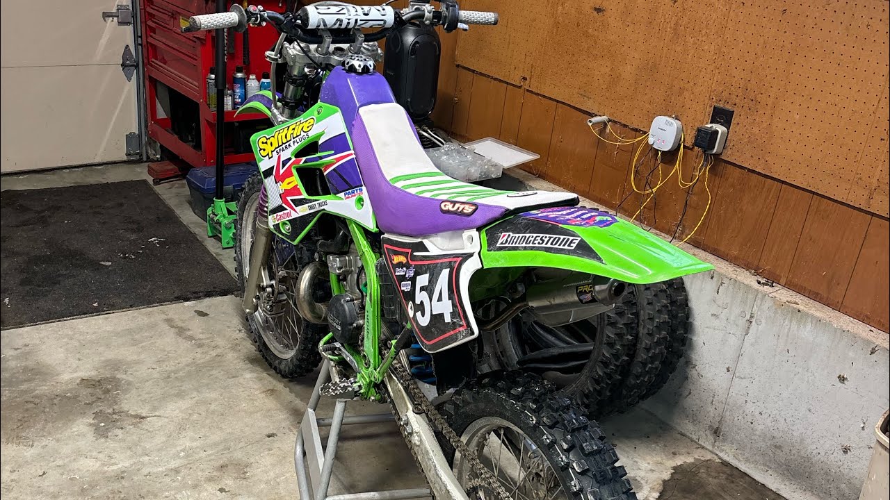 1996 Kawasaki KDX200 overview