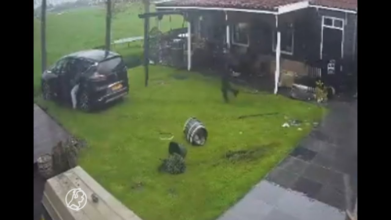Doodsbang gezin verstopt in kast tijdens klopjacht op gewapende overvallers Broek in Waterland