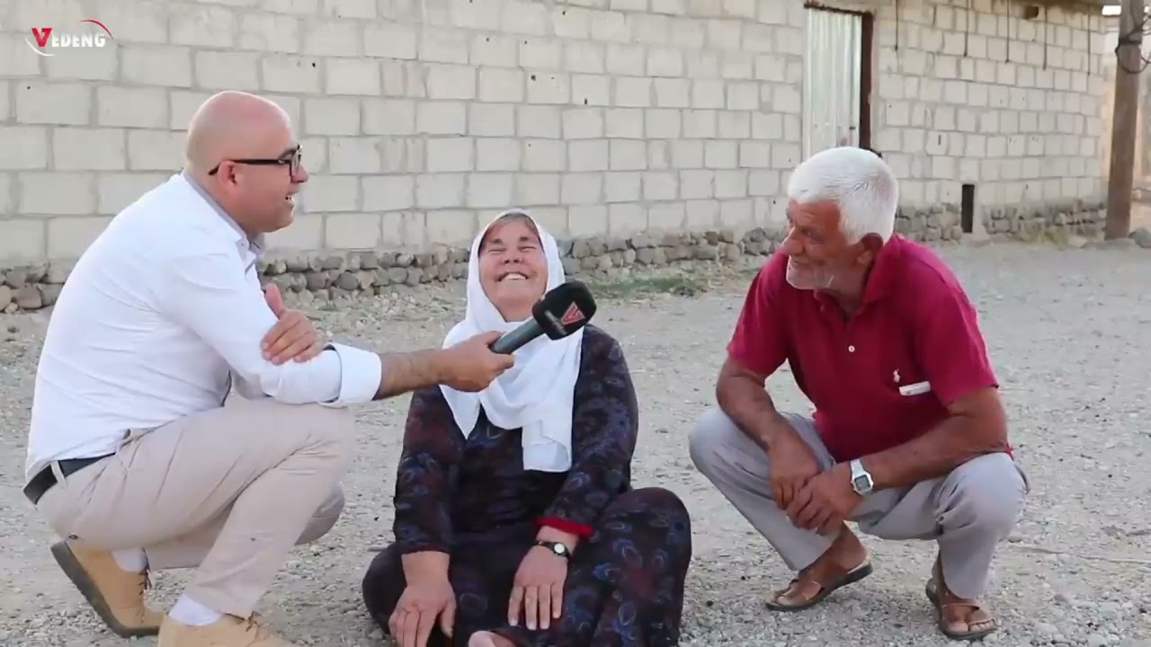 لقاء ممتع لزوجين 😃 و هم يتحدثون عن ذكرياتهم و كيف التقيا
