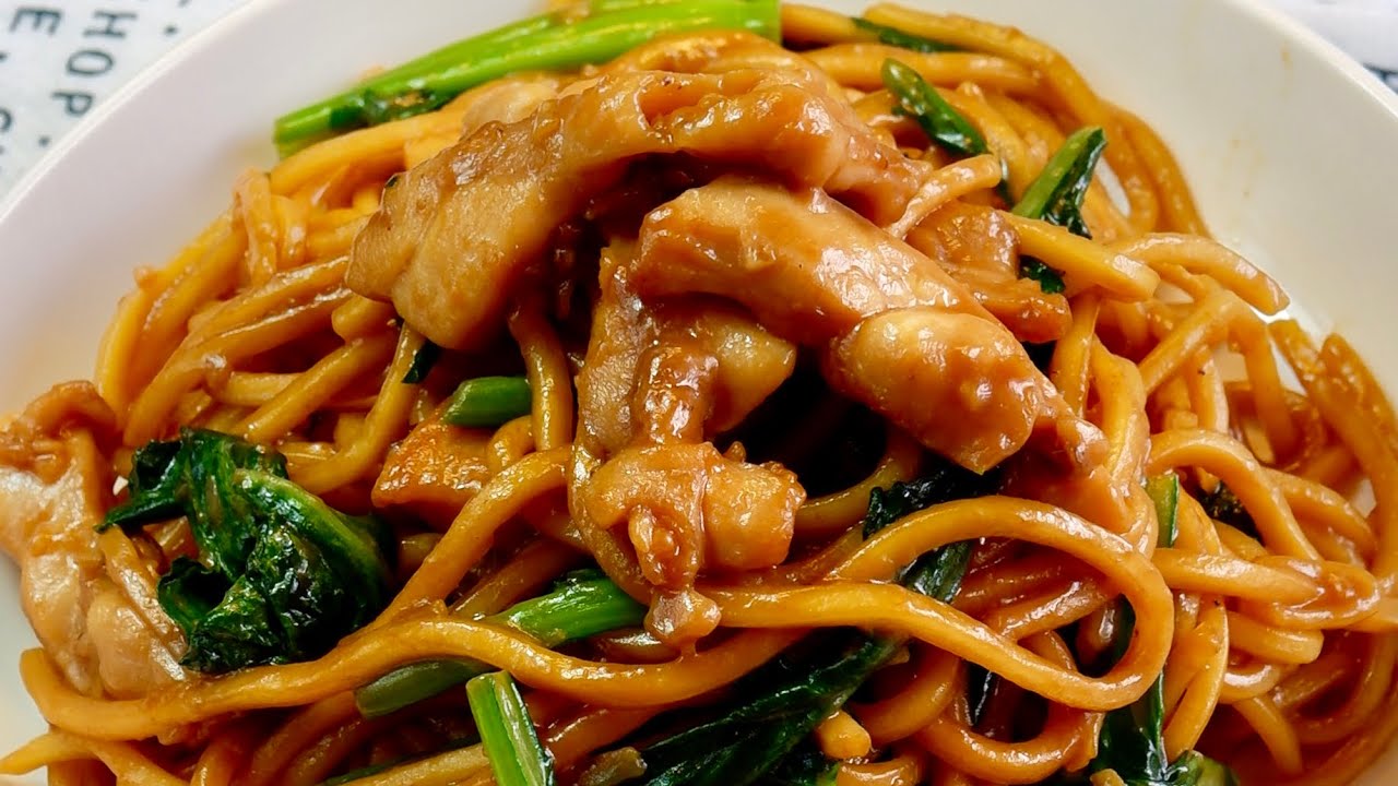 Работает с ЛЮБОЙ лапшой! ИДЕАЛЬНЫЙ рецепт куриного чау-мейн 豉油皇炒鸡面 Обжаренная лапша с соевым соусом