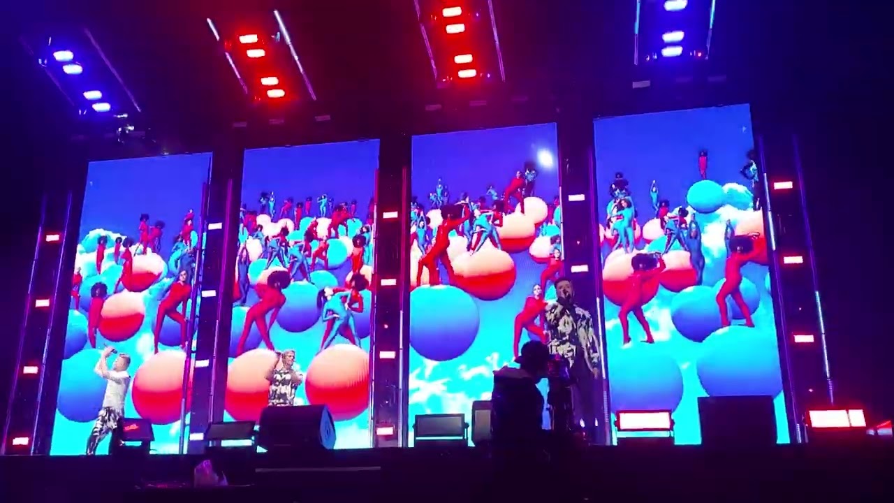 Westlife - 2022 Formula 1 Singapore Airlines Singapore Grand Prix (1 October 2022)