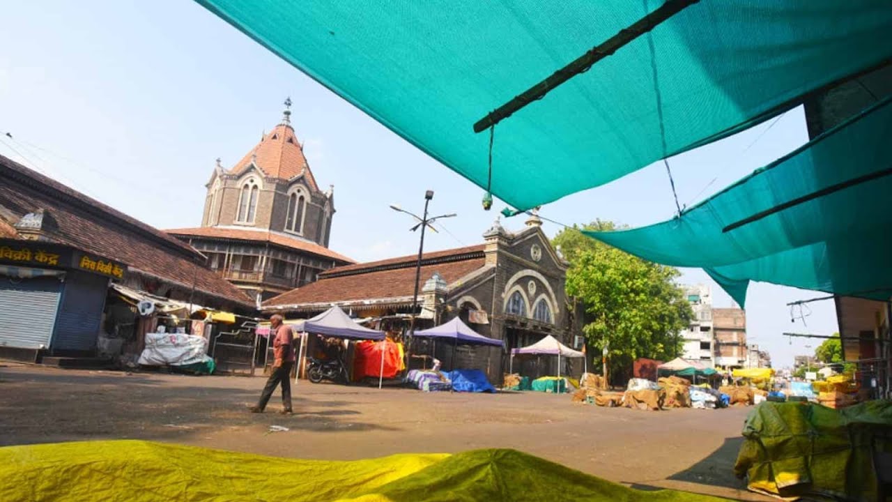 Weekend Covid-19 lockdown: Mahatma Phule vegetable market in Pune wears a desolate look