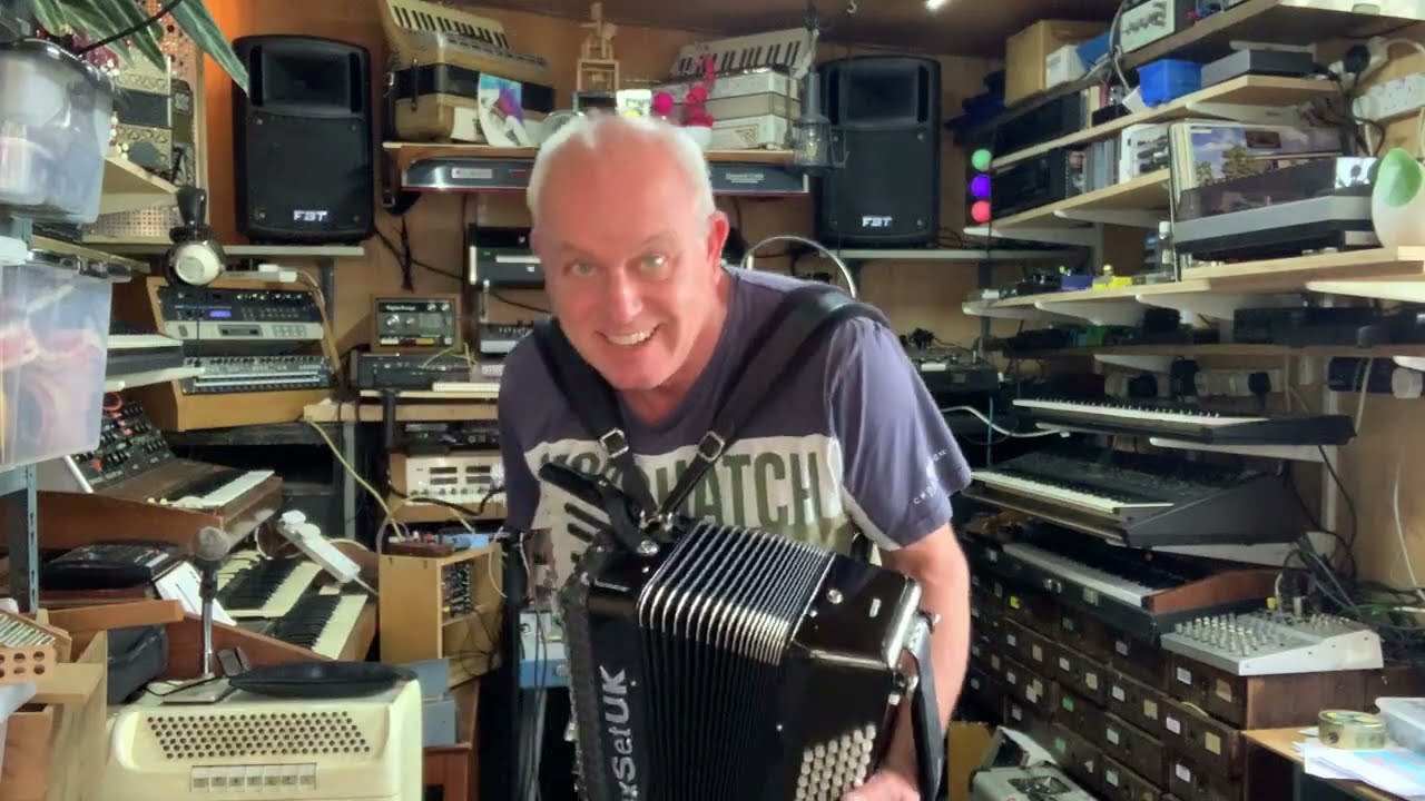 Accordion Tips and Tricks - Bass and Chord Riffs on Stradella Basses -  You Never Can Tell